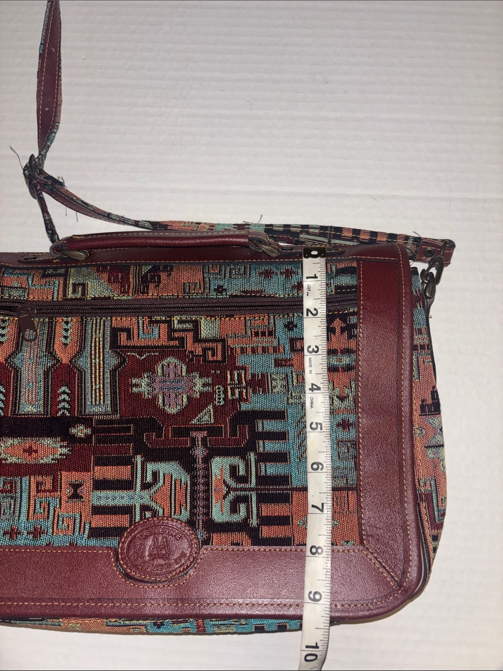 VINTAGE SOUTHWESTERN TAPESTRY CARPET BAG BURGUNDY LEATHER TRIM GEOMETRIC DESIGN - Picture 13 of 14